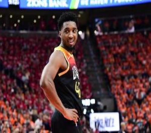 米切爾：19年與火箭的系列賽改變了我的生涯我手機(jī)里還存著視頻