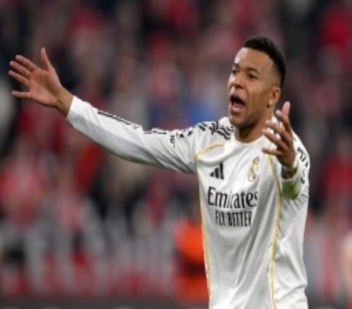 哨響之后孔帕尼冒進拜仁失先手，皇馬不敢換人輸在巨星太多