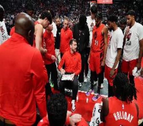 阿里納斯：開拓者毫無存在感囤積了一大堆球員我都不知道有誰