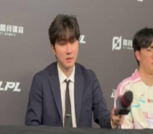 daeny：回去跟選手聊一下優(yōu)先級第二把一些連續(xù)的大失誤導(dǎo)致失利