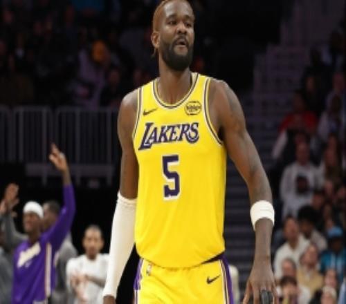 艾頓：打火箭我必須全力沖板我以前也當(dāng)過(guò)下狗我們必須團(tuán)結(jié)一致