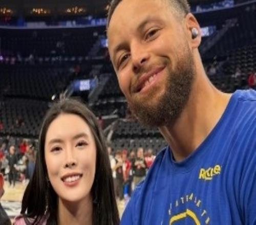 以傲人身材出圈！德?lián)洹癆LLIN姐”布蘭妮觀戰(zhàn)NBA曬與庫里合照！