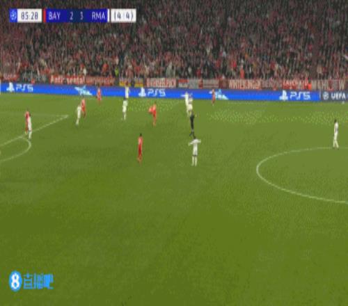 卡馬文加替補(bǔ)染紅！皇馬少打1人！第86分鐘，替補(bǔ)登場(chǎng)的卡馬文加拒絕歸還球權(quán)，兩黃變一紅被罰出場(chǎng)！