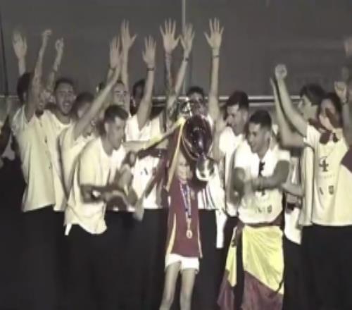 西班牙13歲小球迷因病離世，馬競、西班牙官推悼念：安息吧，孩子