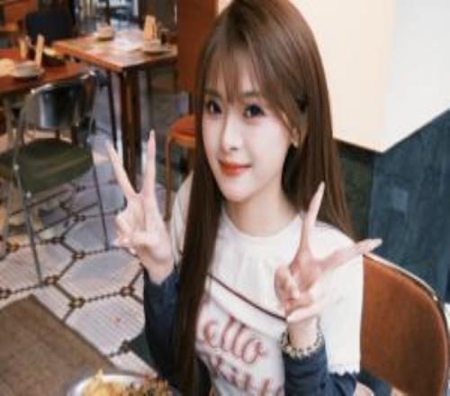 互動女主持人泱泱曬照：周五快樂來吃打拋飯惹