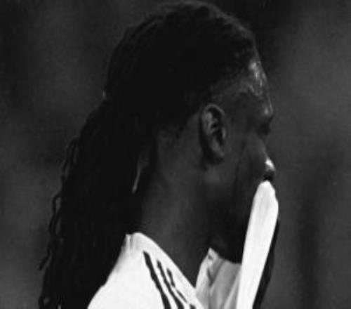 染紅致出局！卡馬文加：我為失誤承擔全部責任，向球隊和球迷致歉