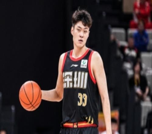 打得可以！王浩然12中7拿到21分4籃板2助攻2搶斷