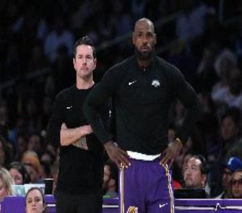 媒体人：41岁老詹当核心不现实NBA历史上这年纪基本都是板凳摆设