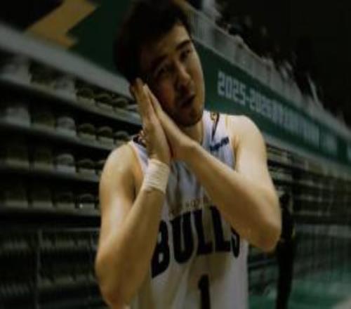 庫里附加賽剛爆發(fā)！董健總決賽三分絕殺后復(fù)刻招牌慶祝：晚安上海