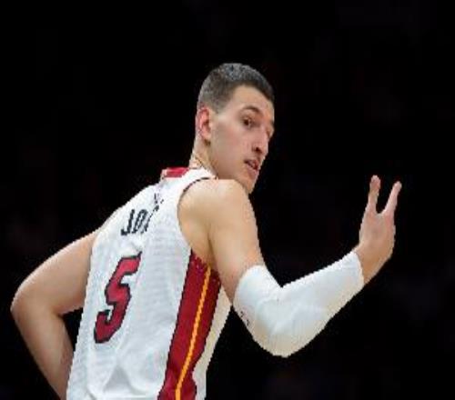 約維奇：在熱火必須做到完美無(wú)瑕但凡稍有差池就只能坐穿板凳