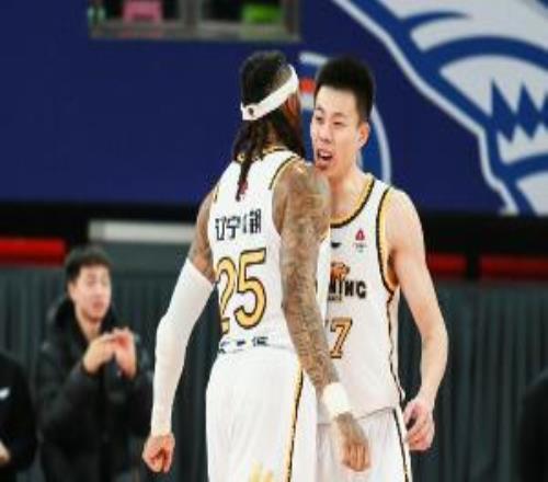 莫兰德评论调侃张镇麟抛弃他去上海张镇麟回复你去广东是咋回事