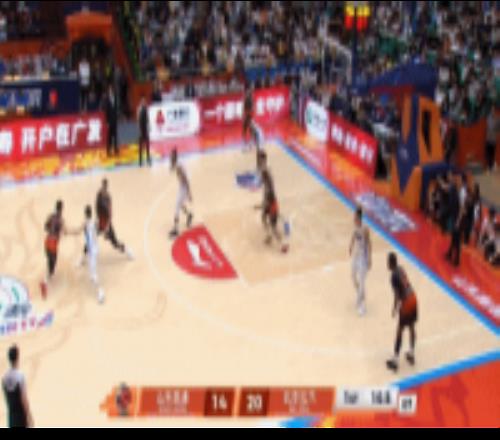 老将对决！陶汉林中路切入欲隔扣被翟晓川大帽封下