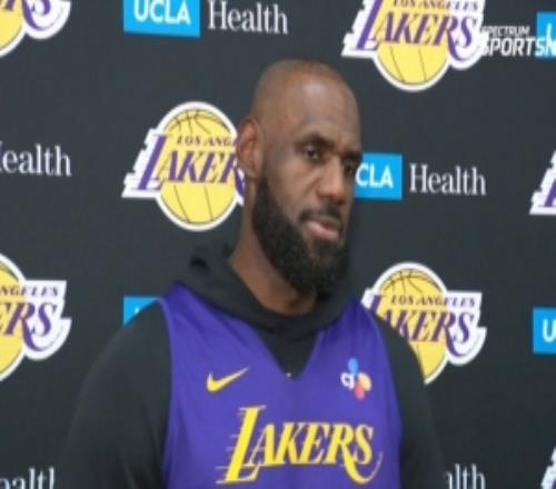 詹姆斯：我們沒有談?wù)撨^去年季后賽每年的情況都不一樣