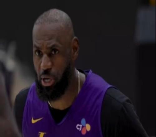 全力以赴！湖人官推曬球隊訓(xùn)練集錦：提升我們的備戰(zhàn)