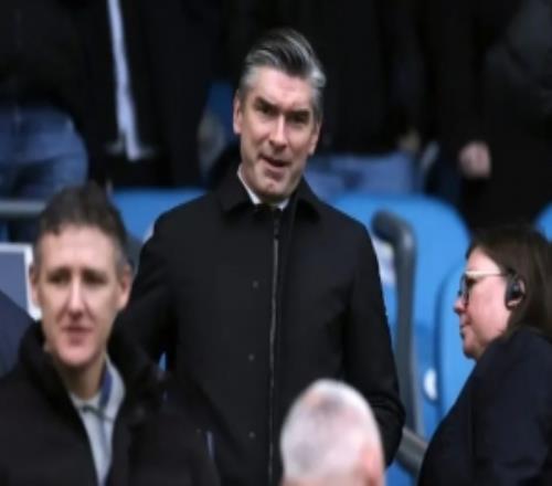 記者：盡管利雅得新月對(duì)其有意，但利物浦總監(jiān)休斯不會(huì)在今夏離隊(duì)