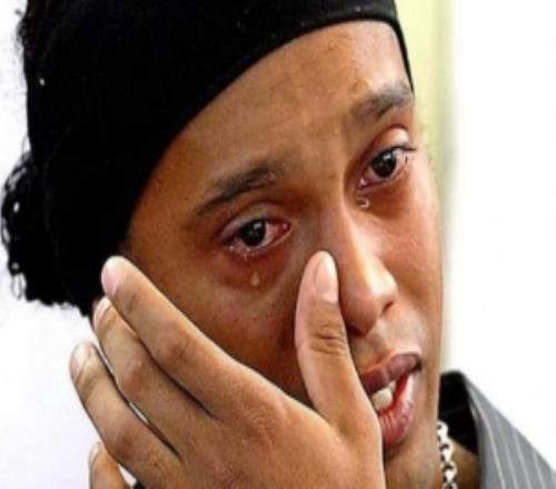 小羅紀(jì)錄片談?dòng)绊懭松膬杉拢涸诎屠绫徊?、母親離世