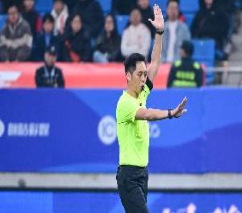 直播吧：國(guó)際級(jí)裁判員王迪主哨今晚中超浙江vs北京國(guó)安