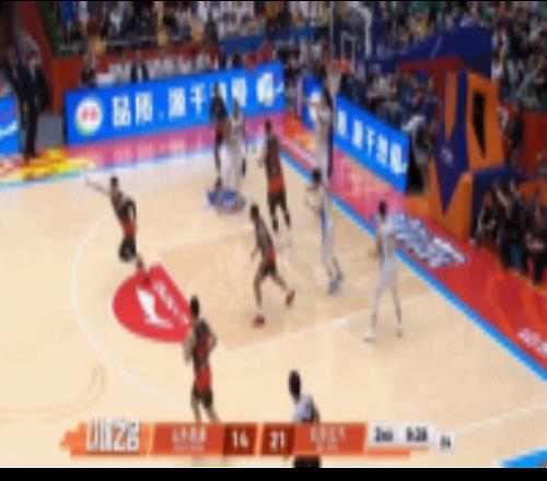 仅用4秒钟！周琦篮板直接后场长传助攻贝利单臂劈扣