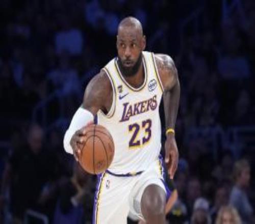 文胖：勇騎愿用中產(chǎn)底薪簽老詹沒球隊會為其騰35004000萬空間