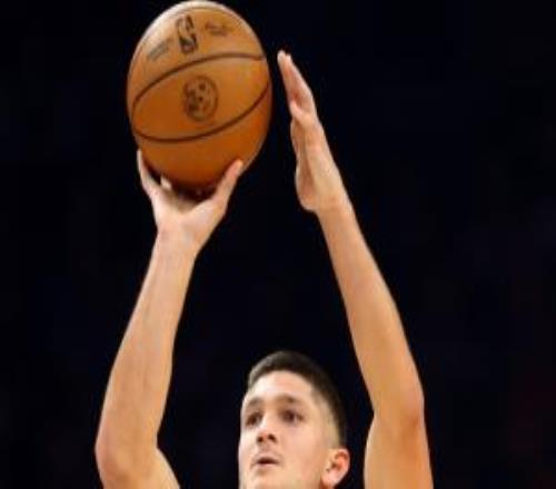 奧特：阿倫腿筋恢復(fù)取得進展目前關(guān)鍵就看他能否完成全速沖刺