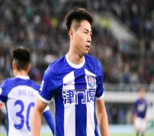 津媒：于根偉帶楊帆參加賽前發(fā)布會，是對其的一種鼓勵和認(rèn)可