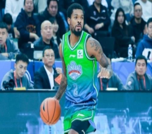 殺紅了眼！哈姆雷特半場15投10中&三分3中2狂砍28分3籃板3助攻