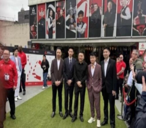 中國(guó)軍團(tuán)！斯諾克世錦賽5名中國(guó)種子選手合影留念，丁俊暉占據(jù)C位