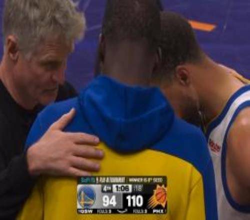 最后一舞科爾換下主力認輸與庫里&追夢擁抱致意