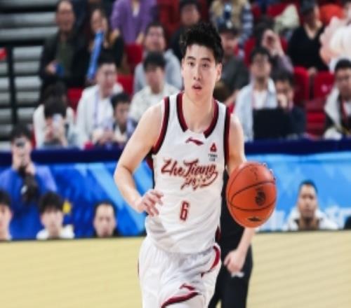 效率可以！程帥澎10中6貢獻(xiàn)15分3助2斷三分2中1