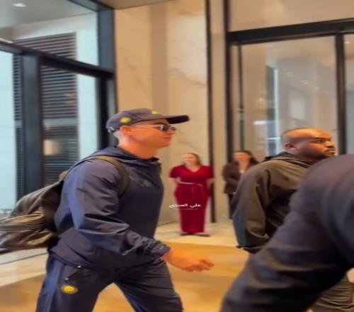 沖擊冠軍！C羅隨利雅得勝利抵達(dá)迪拜，備戰(zhàn)亞冠二級(jí)14決賽