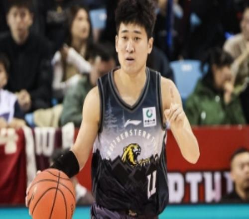 鐵麻了！姜偉澤半場7中0&三分6中0僅拿3分1籃板