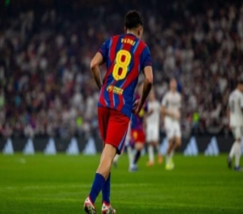 每體：佩德里與女友一起現(xiàn)身超市，網(wǎng)友稱贊其低調(diào)