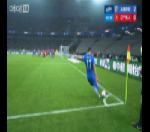 神撲救主！鐵人反擊2腳傳球打穿防線(xiàn)，熱菲尼奧單刀被薛慶浩撲出