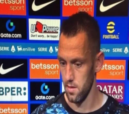 德弗里：贏球有助于提升士氣，接下來(lái)5場(chǎng)比賽都要為贏而去踢