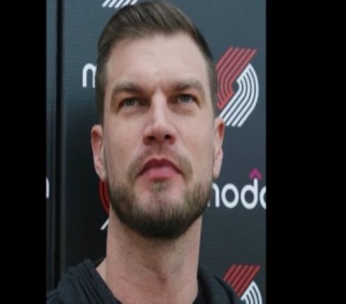 斯普利特：利拉德這賽季不會(huì)復(fù)出他專注下賽季對(duì)此有專門的計(jì)劃