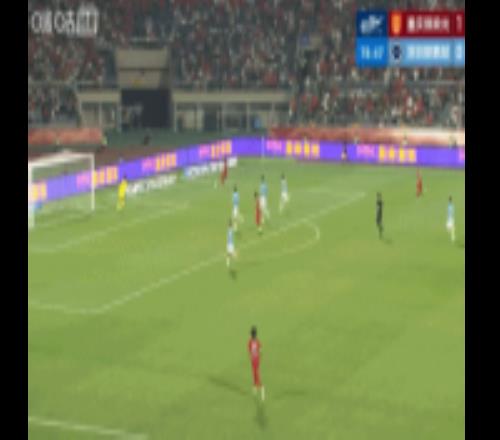 中超處子球！22歲隊長向余望補射破門，銅梁龍20領先十人新鵬城