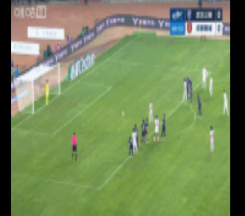 第68分鐘，胡荷韜前插造黃點(diǎn)，韋林頓點(diǎn)射破門(mén)，蓉城10領(lǐng)先三鎮(zhèn)