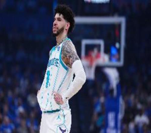 三球：我們跑了太多戰(zhàn)術(shù)但說(shuō)真的從一開(kāi)始我就應(yīng)該拿球接管比賽