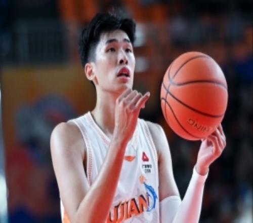 攻防俱佳！鄒陽12中9砍下20分10板正負(fù)值+15