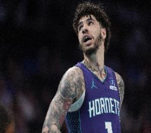 被打懵了！黃蜂本場(chǎng)83投23中&命中率僅33.7%球隊(duì)本賽季第二低