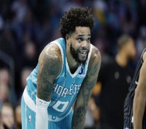 還有一年合同！小橋本賽季場(chǎng)均17.1分5.8板3.2助投籃命中率46%