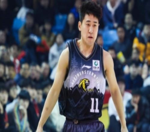 始终找不到手感！姜伟泽全场33分钟14投仅3中&三分12中2