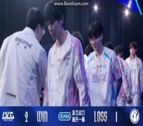 你不彎腰我也不！Breathe其他人都鞠躬致意面對Bin只碰拳后迅速回頭