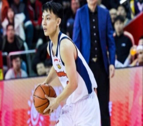 徐杰談狀態(tài)不佳：腸胃炎犯了一直隱隱陣痛彎著腰比站著舒服一些