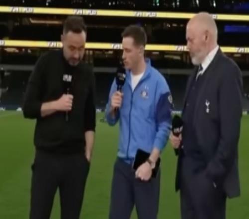 德澤爾比：西蒙斯能在我麾下踢球是他的幸運，畢竟我很懂這類球員