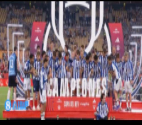 歡慶時(shí)刻！皇社球員領(lǐng)取冠軍獎(jiǎng)牌，奧亞薩瓦爾捧起國王杯獎(jiǎng)杯