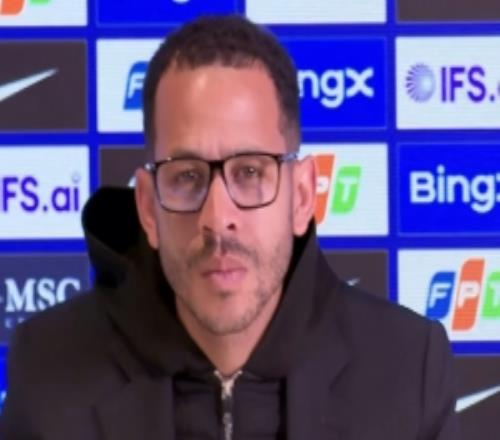 罗塞尼尔：恩佐没戴袖标但表现得像队长曼联一次射正就进球了