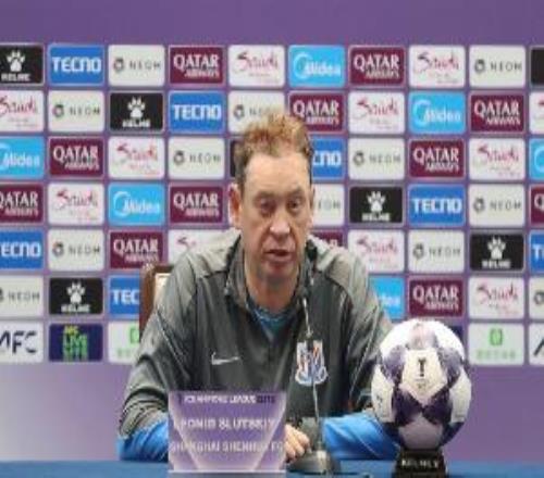 足球報(bào)：申花展現(xiàn)兩大喜人改變，前鋒進(jìn)球率高+斯盧茨基善于調(diào)整