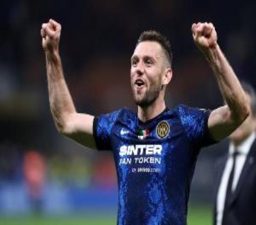 意媒：德弗里手頭已經收到本菲卡和奧林匹亞科斯的報價