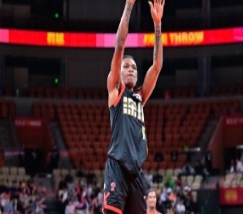 生猛小孩哥！特奎維恩史密斯半場12罰10中拿下22分4板4助3斷